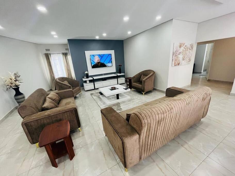 Elisheva Apartment Ndola Kültér fotó
